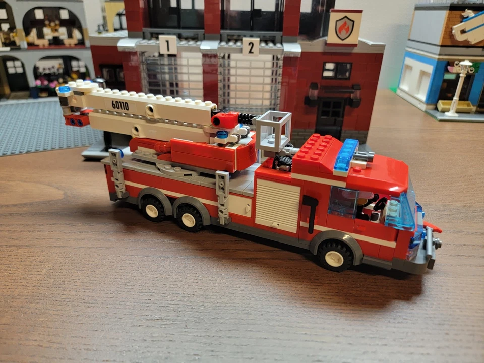 Lego Custom City Fire Truck - Escalera de torre estilo Bronto Foto 2 de 4