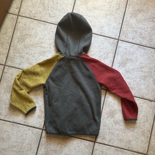 Grey Patagonia fleece jacket with red and yellow accents #fleecejacket Size 8 - Picture 3 of 3