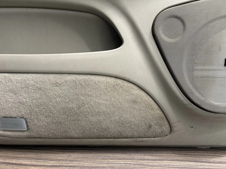 Panel de puerta delantera izquierdo Toyota Tundra 2001-2006 beige OEM Foto 3 de 4