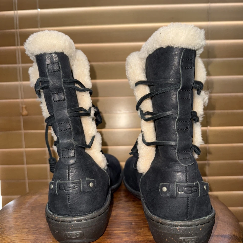 Botas de invierno UGG Australia Akadia para mujer talla 10 Foto 3 de 4