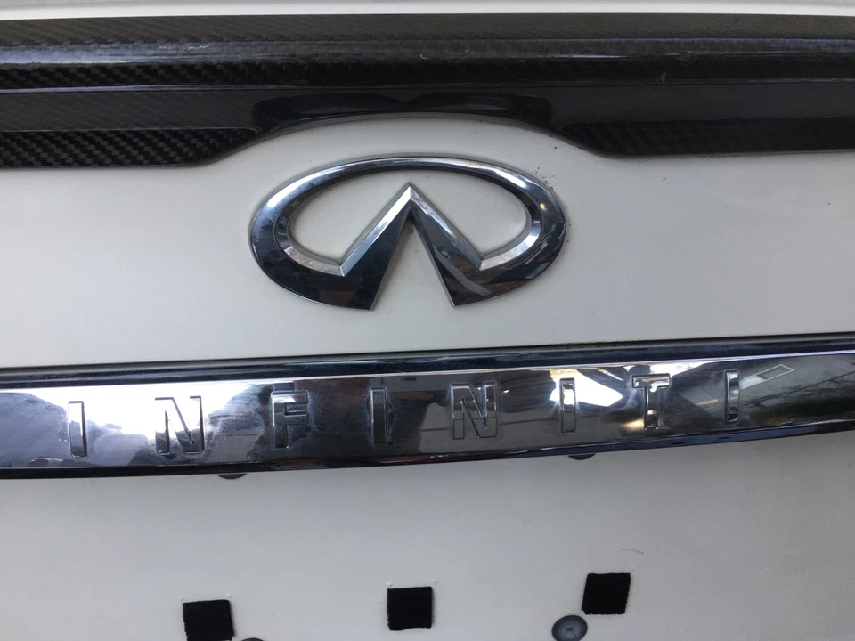 2017-2024 Infiniti Q50 S задняя крышка багажника в сборе белая от оригинального производителя с фарами, карбон - Изображение 2 из 4