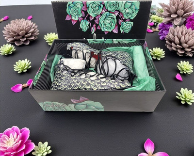 NEW Taylor Says Michelle Strappy leather flats eyeball print black & green Sz 6M