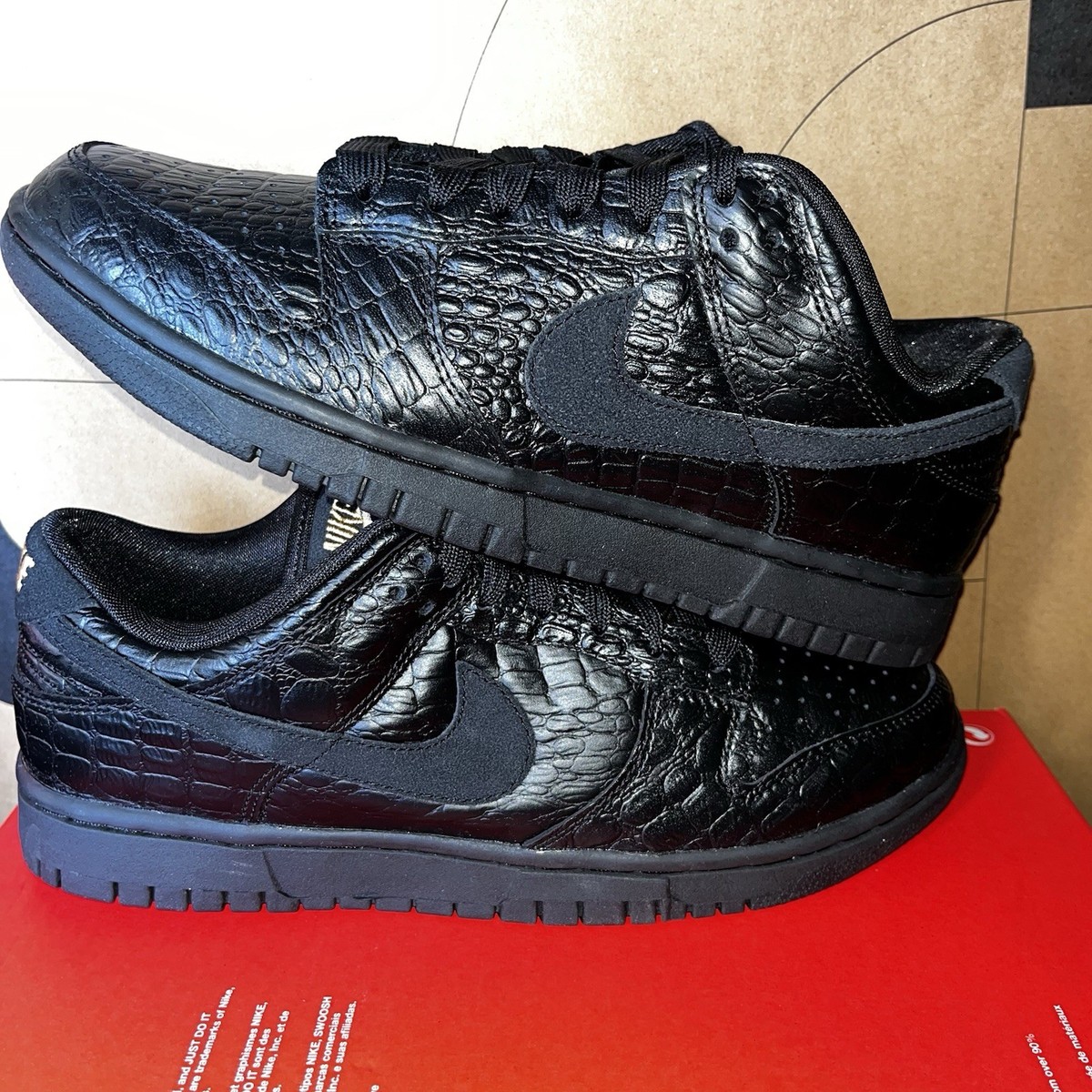 Nike Dunk Low Black Metallic Gold Patent 309324-001 Men’s Size 8 / Womens 9.5‎ Nike Dunk Low GS Black White Metallic Gold Silver Shoes  main image 3