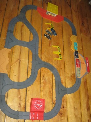 Motorific Speedway Motor Test Start Finish Timer With Many Cars and Track Tested