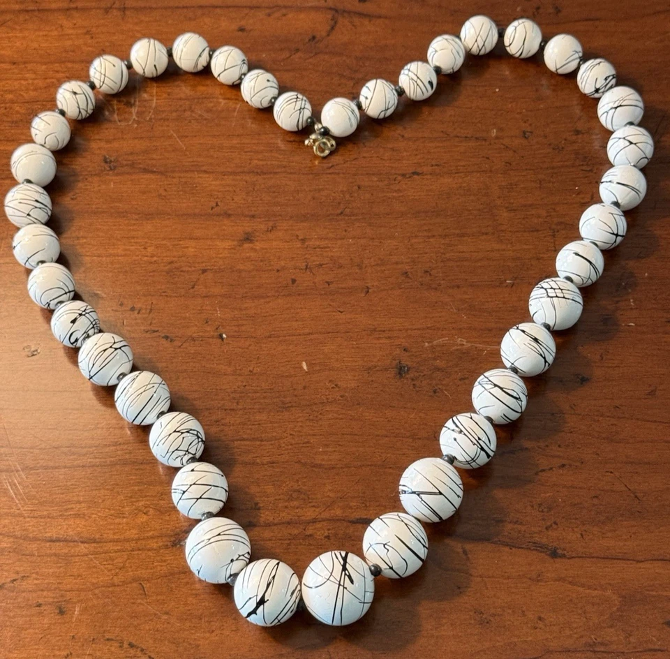 De Colección Negro Blanco Graduado Cuentas Distintivo Collar Pintura Salpicaduras 28" Modernista Foto 2 de 3