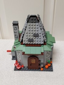 Lego 4738 - Harry Potter - Hagrid's Hut - Used-100% complete w/instructions
