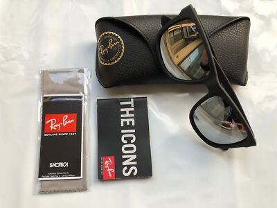 Ray-ban RB 4165 Justin 622/6G Schwarzer Gummi Rahmen Sonnenbrille