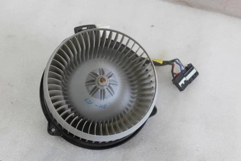 2001 LEXUS IS300 HEATER BLOWER MOTOR WITH FAN - Image 2 of 4