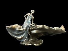 ASSIETTE ART NOUVEAU AVEC UNE DANSEUSE VÉRONESE (AN10014A4)