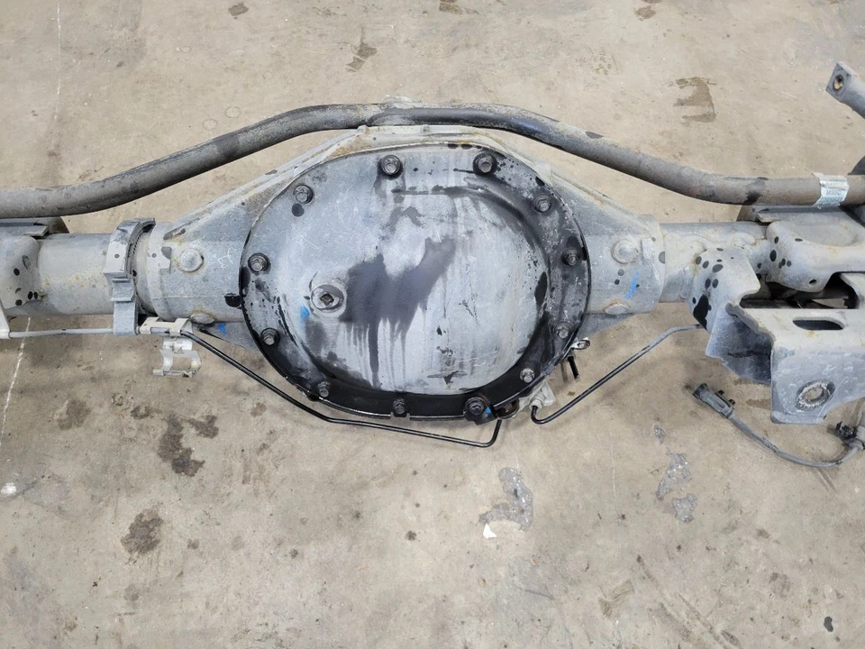 2017 CADILLAC ESCALADE REAR AXLE 102K MILES G80 3.23 RATIO - Image 3 of 4