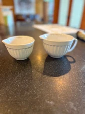 HOUSEWARES INTERNATIONAL White Ceramic NESTING Measuring Cups NEAR PERFECT COND