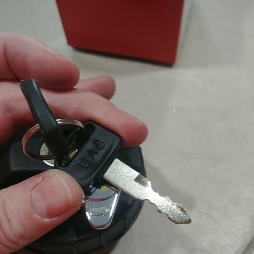 Fuel Tank Cap-Pre-Release Locking Fuel Cap Gates 31734 Free Shipping - Picture 3 of 8