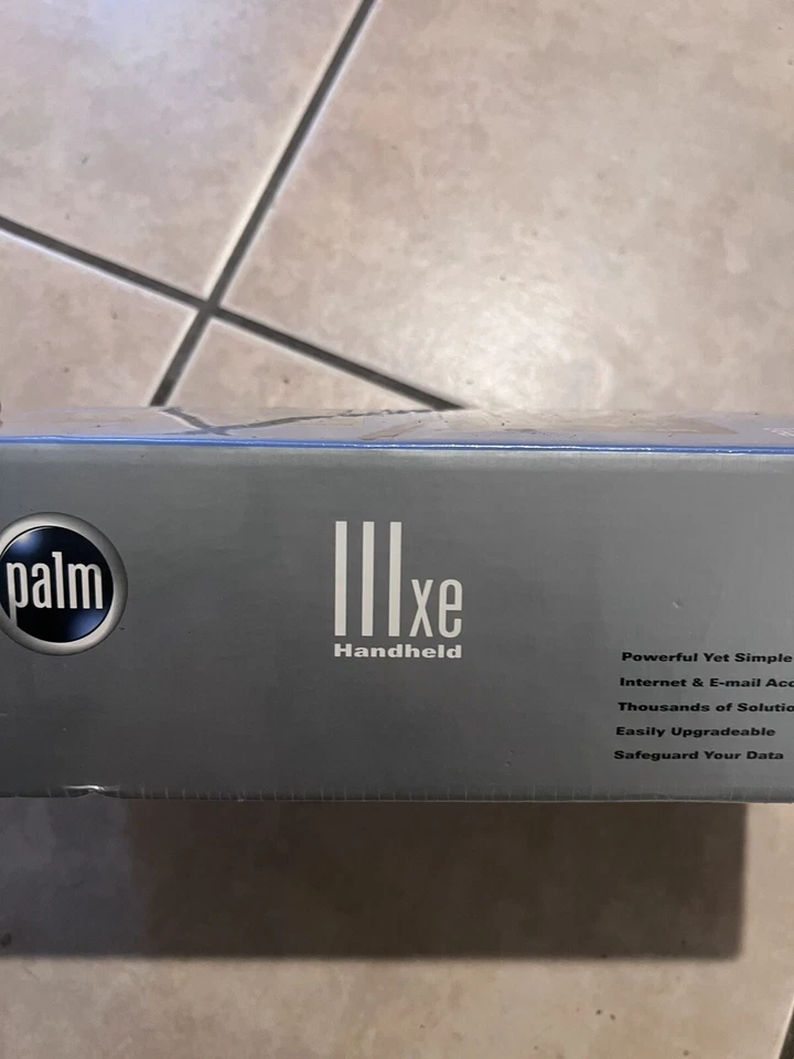 PALM IIIxe Personal Handheld Organizer New Sealed in Box Vintage Never Open - Image 2 of 3