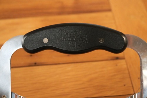 The Pampered Chef Curved Crinkle Cutter - Bild 7 von 12