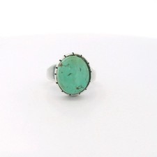 Sterling Silver Green Stone Ring - size 5.75 C31024057