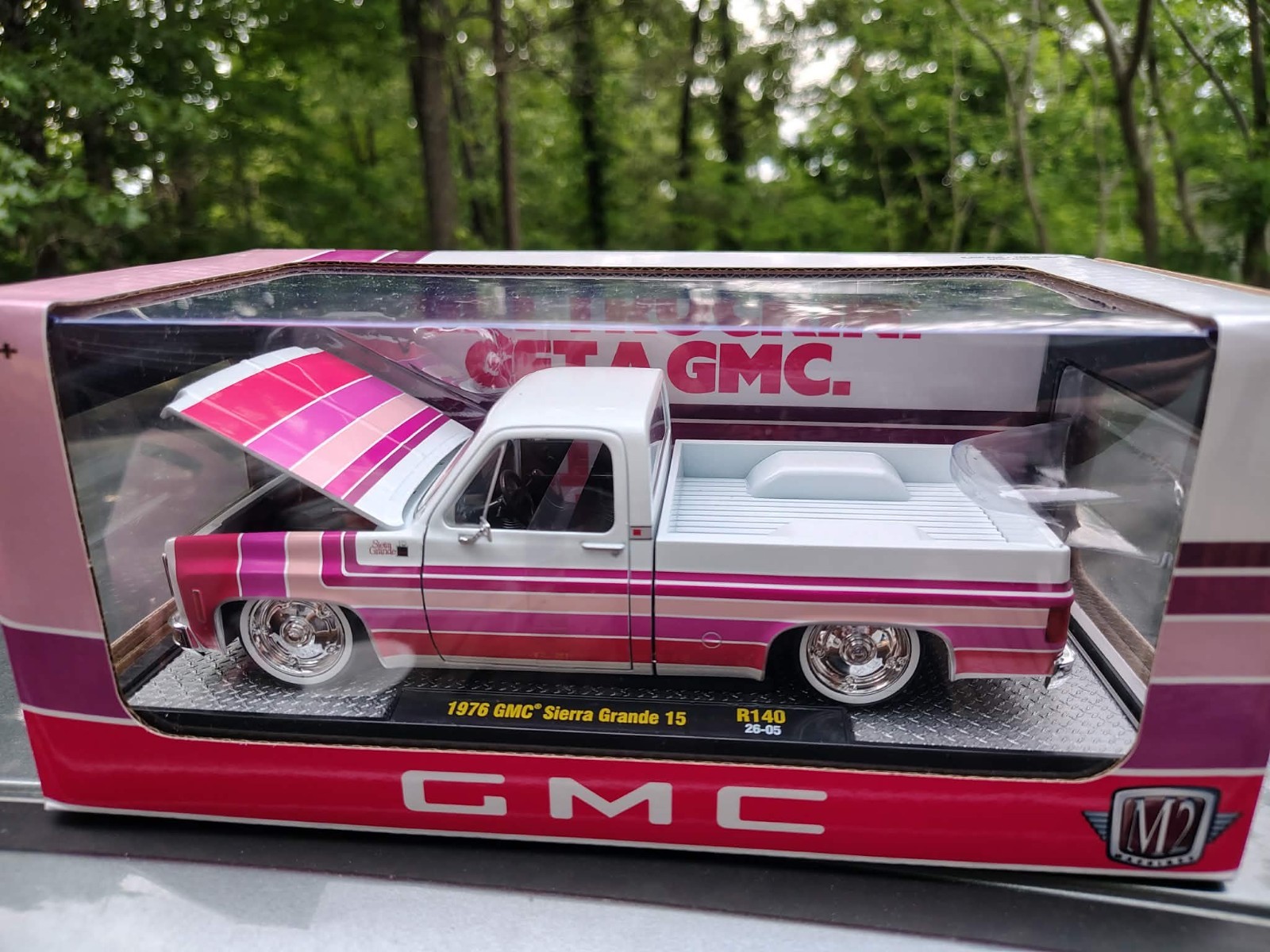 1976 GMC Sierra Grande 15 Square Body 1:24 Scale Diecast Truck Pink Stripe