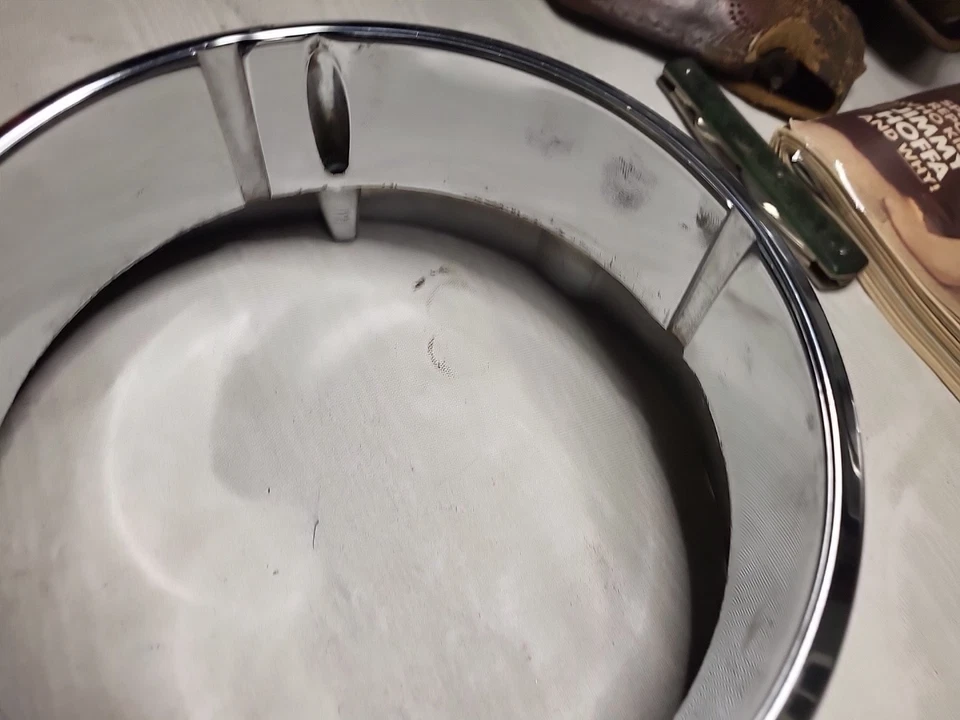 Chrysler New Yorker 1970 bisel de faros Foto 2 de 4