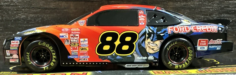 Dale Jarrett 1998 cuidado de calidad Batman Ford 1/24 acción Nascar diecast BW Bank Foto 2 de 4