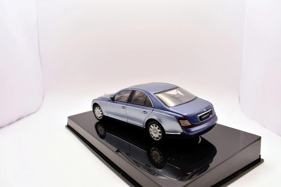 Modellino auto art scala 1:43 maybach 57 diecast modellismo statico autoart - Immagine 3 di 4