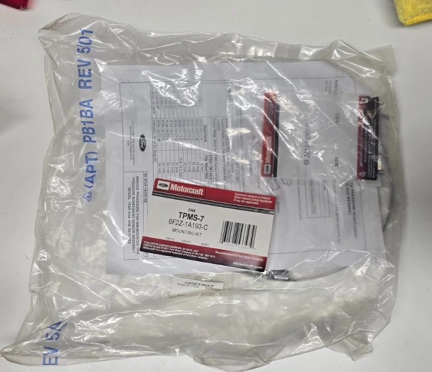 Ford Motorcraft Sensor Mounting Band TPMS-7 Ford 6F2Z-1A193-C - Image 2 of 2