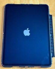 Apple iPad Pro 11-inch 256GB, Apple Pencil 2nd Gen, OtterBox CaseBundle NearMint