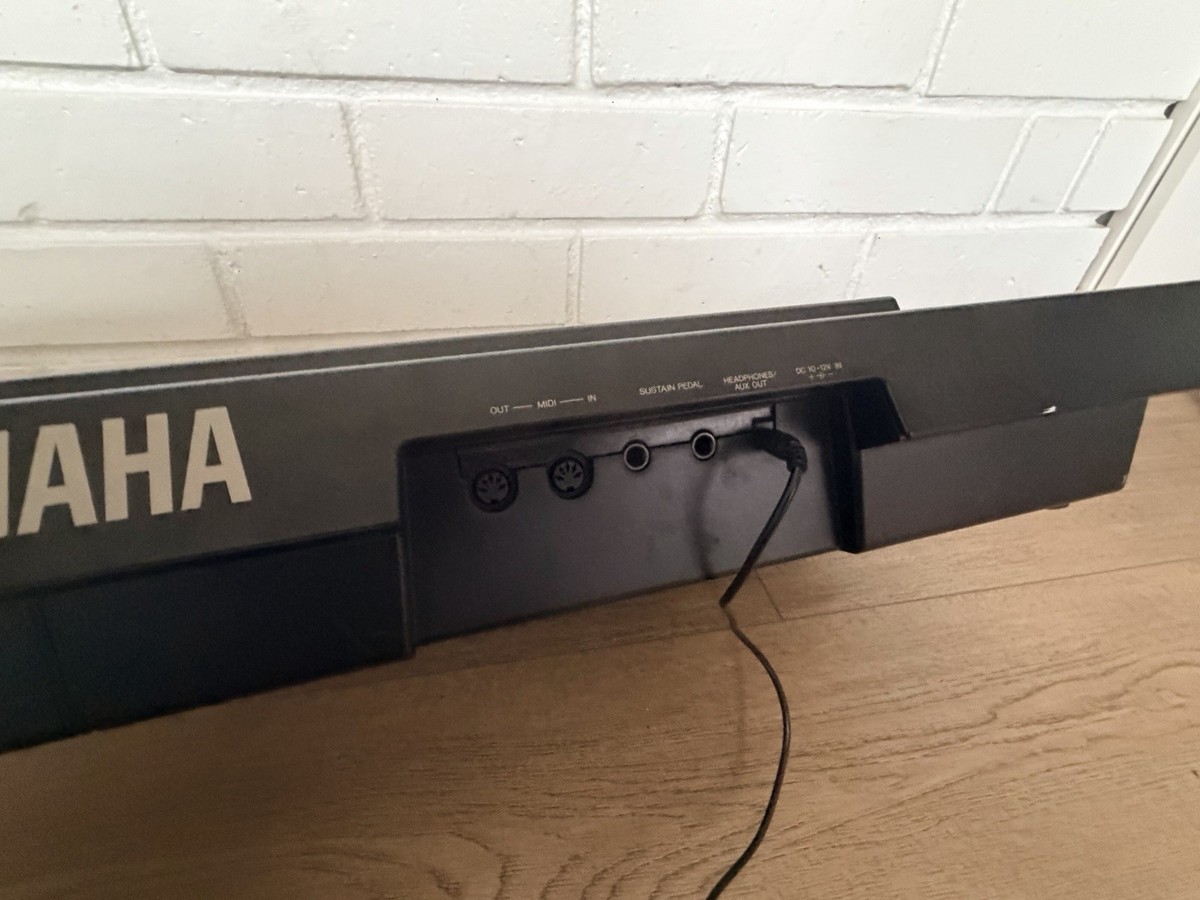 Yamaha PSR-510 61-Key MIDI Portable Keyboard Synthesizer - Black