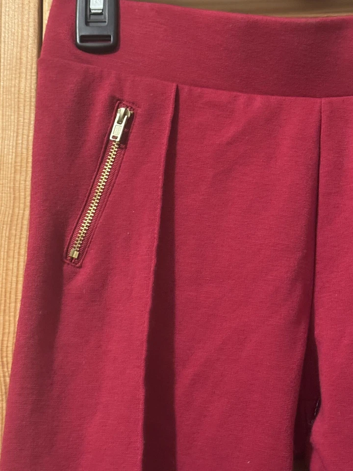 Pantalones de vestir elásticos de pierna escondida con cremallera roja para niñas Cherokee; XL (14-16) Foto 3 de 4