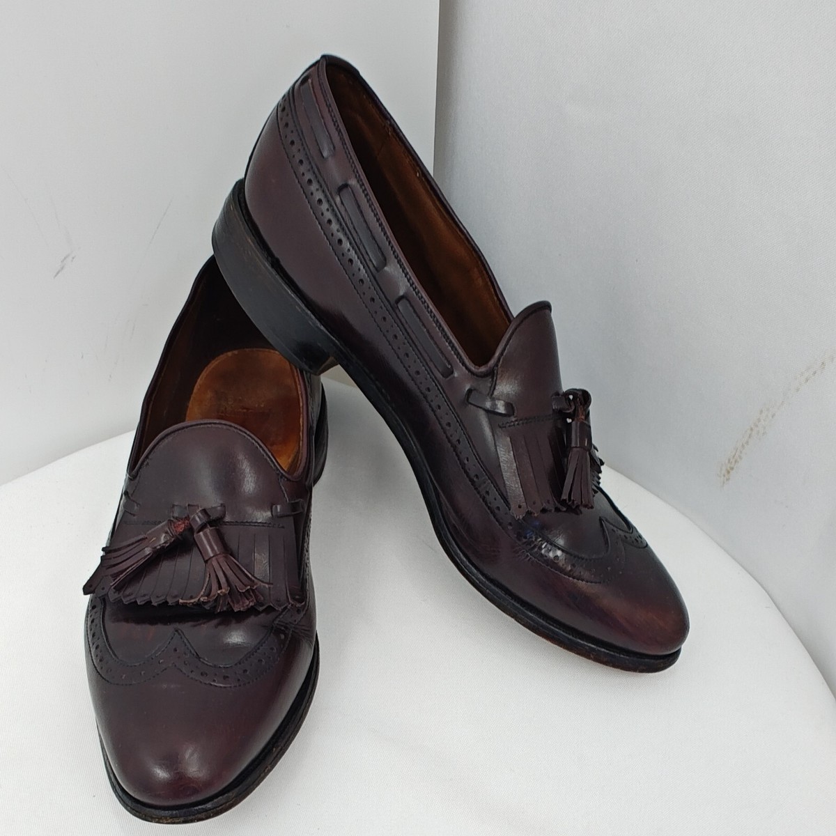 Allen Edmonds Mansfield Merlot Wingtip Kiltie Tassel Loafers  display picture 3