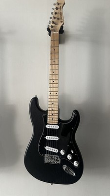   Donner DST-80 Electric Guitar Bundle Guitarra Electrica Wood Grain | Black