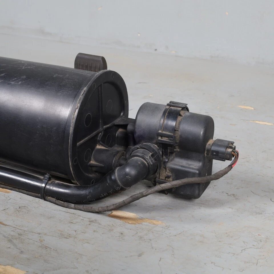 2001-2006 BMW 325xi 330xi M3 Fuel Vapor Charcoal Cannister 16136751759 OEM Used - Изображение 2 из 4