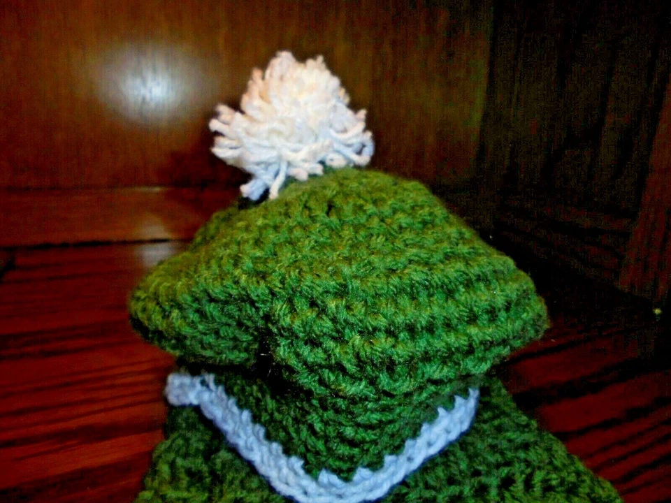 Hand Made Knit Crochet Scarf & Hat Toque Pom Pom Set Little Girl Green/White 108 - Image 3 of 4