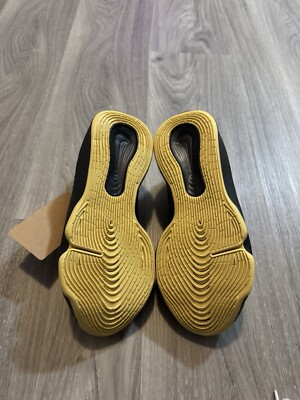 Nike Air Zoom GT Hustle 3 HM0268-700 Golden Black Basketball  display picture 2