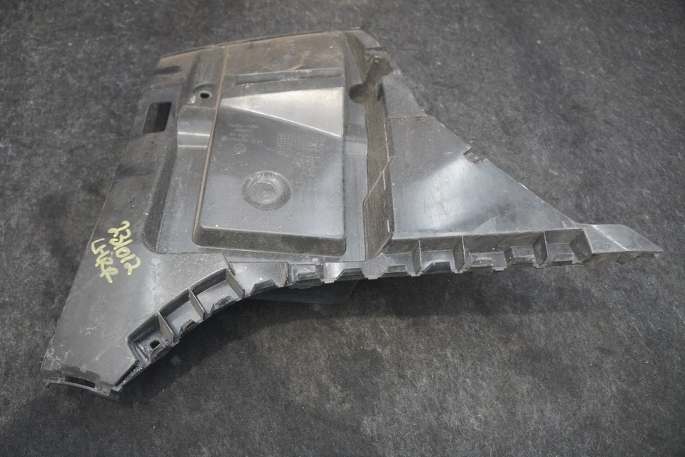 Soporte de montaje de cubierta de parachoques lateral izquierdo trasero 51127223165 BMW 650i F12 2012 Foto 2 de 4