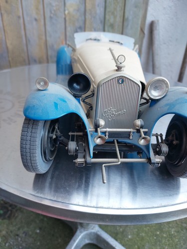 Pocher (Italy) Alfa Romeo Spider Touring Gran Sport 1932 1/8 Model Kit Car - Foto 6 di 20