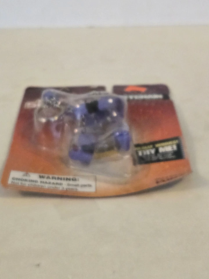 Small Soldiers Insaniac Action Figure Keychain Vintage Purple Sealed - Image 4 of 4