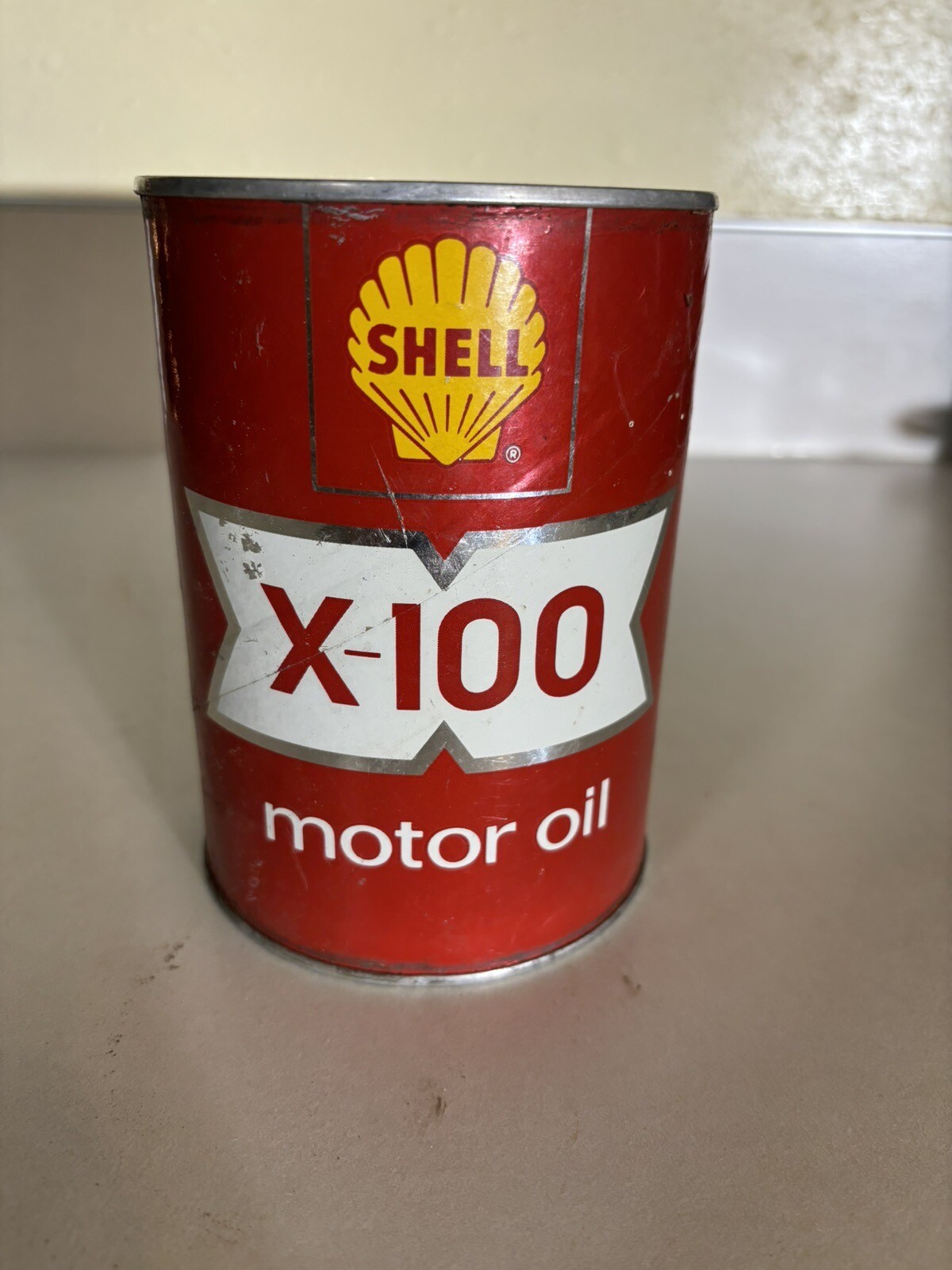 VINTAGE 1 QUART SHELL X100 MOTOR OIL CAN Full Red Cardboard Nice Can