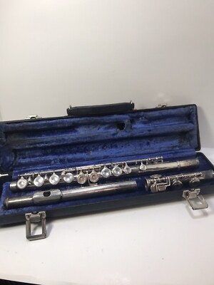YAHAMA YFL-24S Silver Plated Flute & Carrying Case