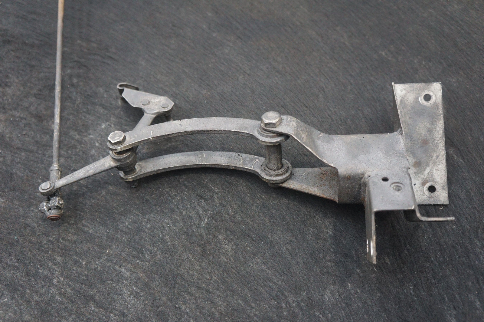 Lever Bracket Assembly OEM UE36521 Rolls Royce Silver Shadow 1973 *Note*