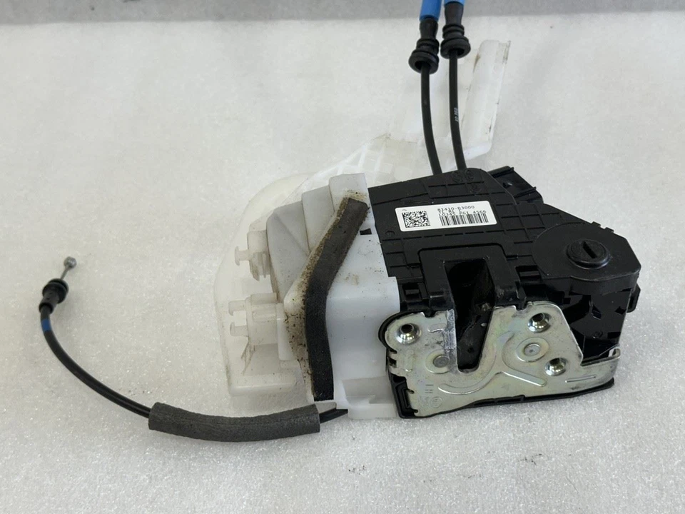 2016 2017 2018 2019 2020 2021 HYUNDAI TUCSON LEFT REAR DOOR LATCH LOCK ACTUATOR - Image 2 of 4