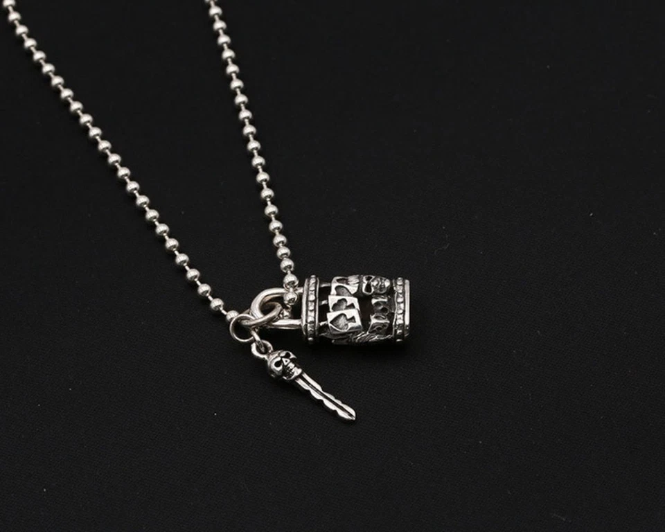 Candado Calavera Plata 925 y Llave Colgante Gótico Motociclista Punk Rock Dije Pesado NUEVO Foto 4 de 4