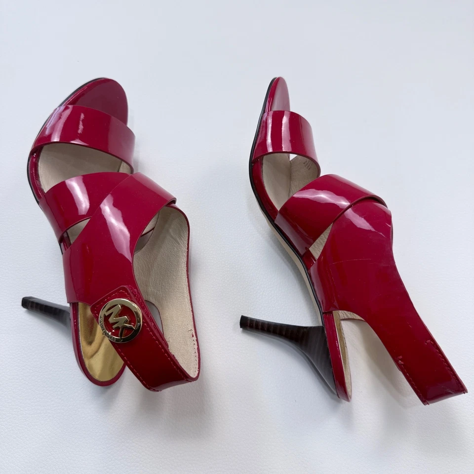 Sandalias Michael Kors de charol rojo punta abierta tacones con tiras talla 6M Foto 4 de 4