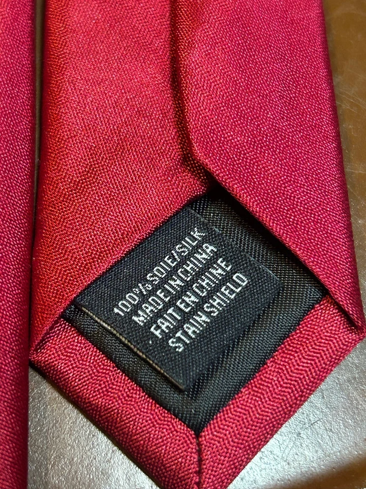 Gravata Van Heusen Studio vermelha masculina 100% seda Power Tie sólida - Imagem 4 de 4