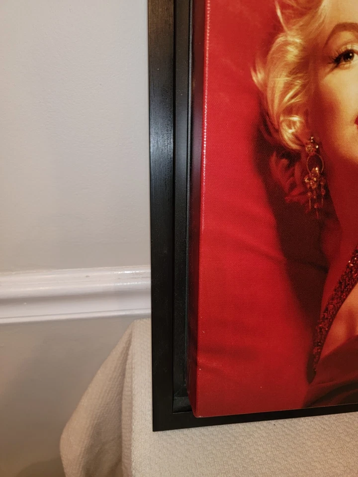 Marilyn Monroe in red poster by Georgia Folwler wall dec - Image 4 of 4