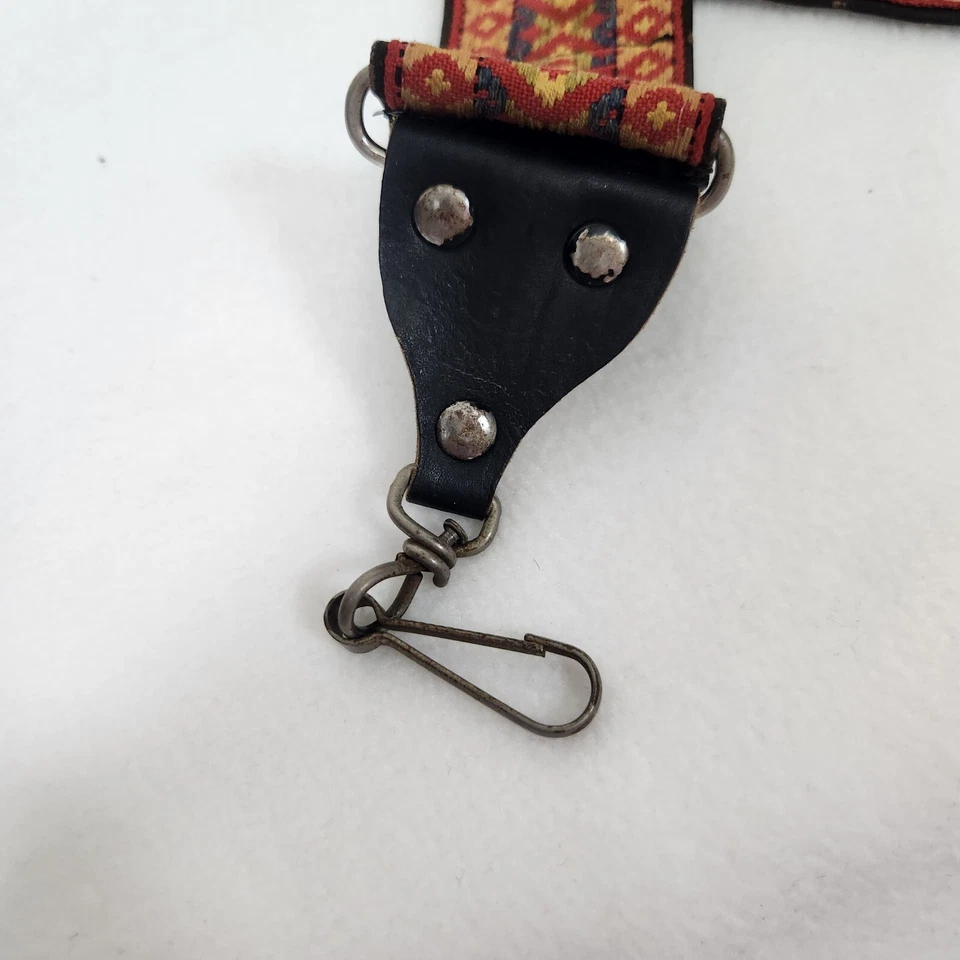 复古 20 世纪 70 年代嬉皮宽编织织物橙色红色人造麂皮绒相机颈带 — 第 3/4 张图片