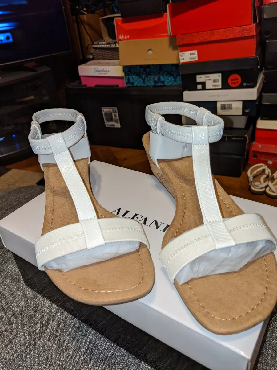 Alfani Women s Step n Flex Voyace Wedge White Sandals Size 10.5