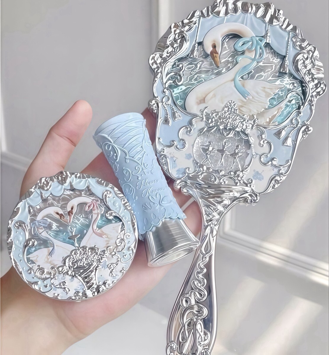 Flower Knows Swan Ballet Blue Swan Makeup Set Mirror Blush