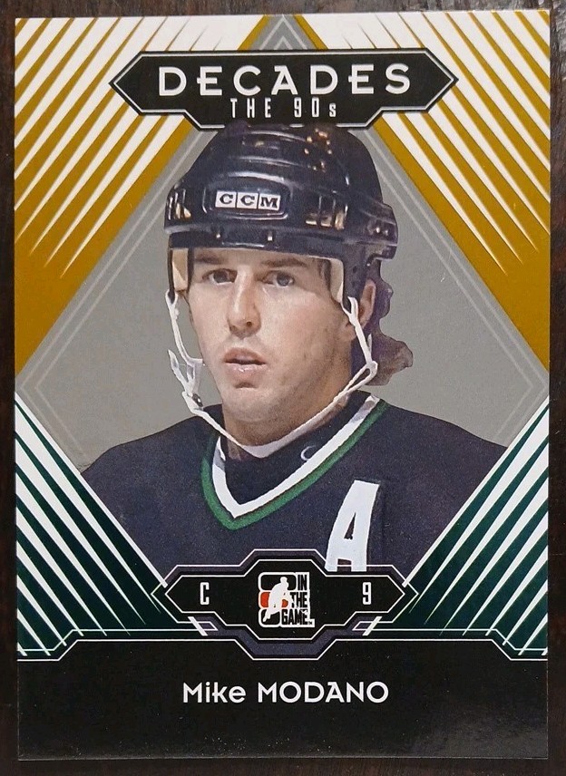 2013 - 2014 ITG Mike Modano Decades The 90's Gold /30 #108 Hockey Card