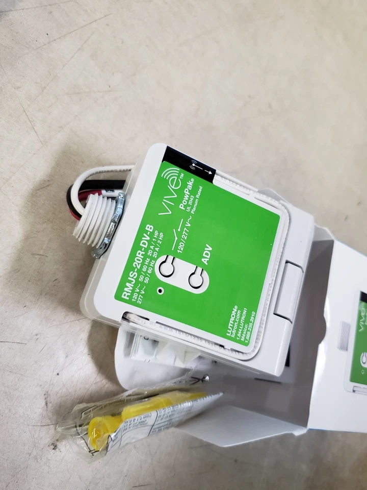Контроль приемника Lutron RMJS-20R-DV-B PowPak 20 А - Изображение 3 из 4