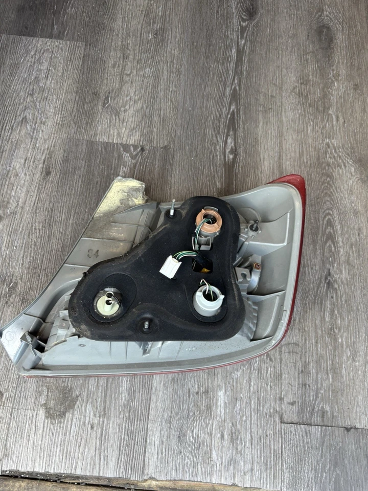 Задний фонарь для 2012-2013 Scion tC со стороны водителя с отверстием для гнезда - Изображение 2 из 4