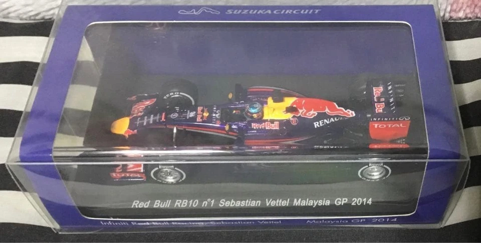 SPARK 1/43 Red Bull Renault RB10 #1 S. Vettel 2014 Malaysia GP Suzuka - Image 3 of 4